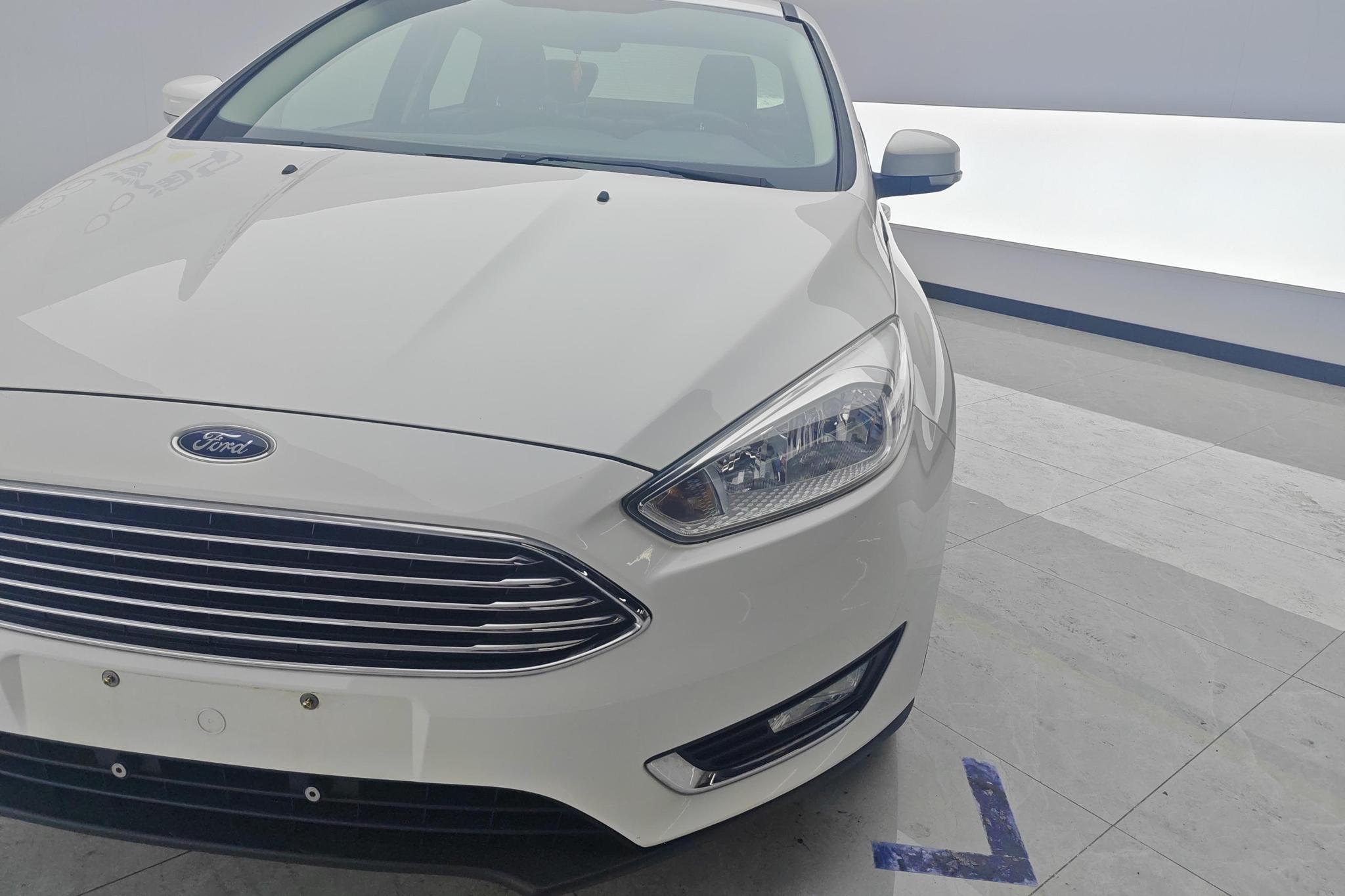 Ford Focus 2015 EcoBoost 125 MT