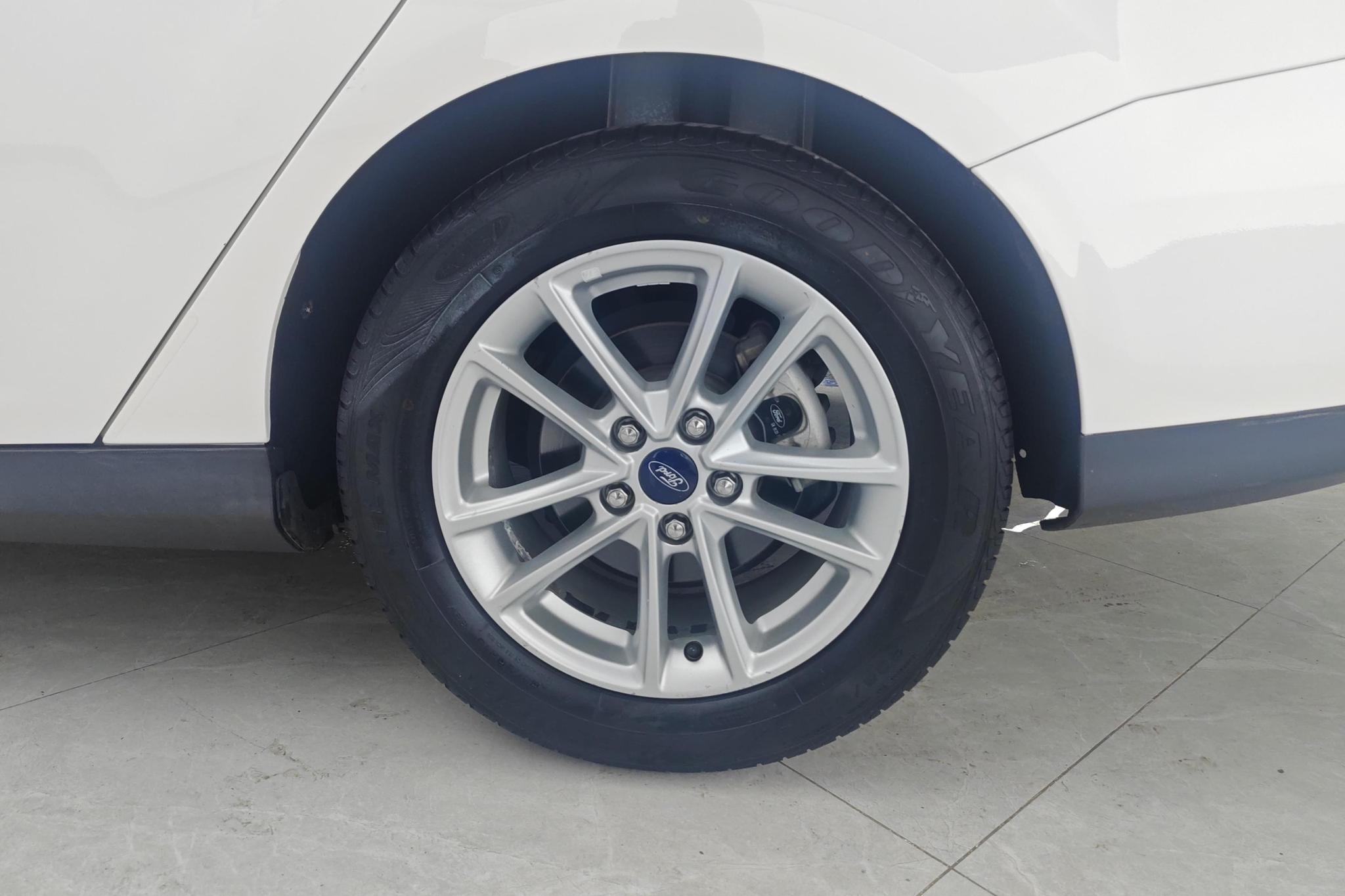 Ford Focus 2015 EcoBoost 125 MT