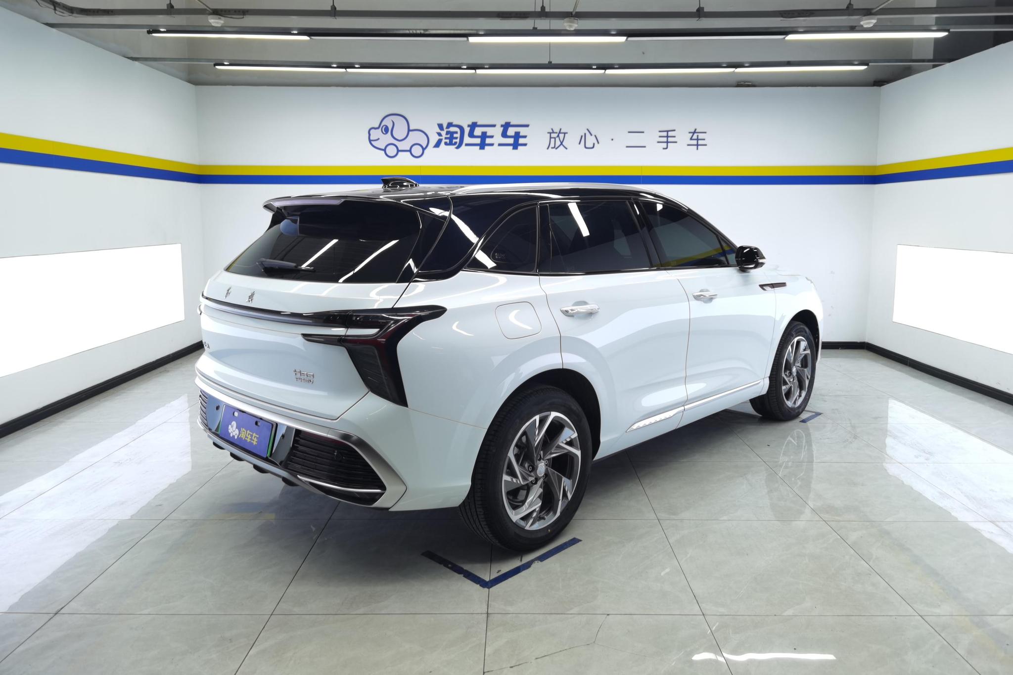Hongqi HS3 PHEV 2024 115km