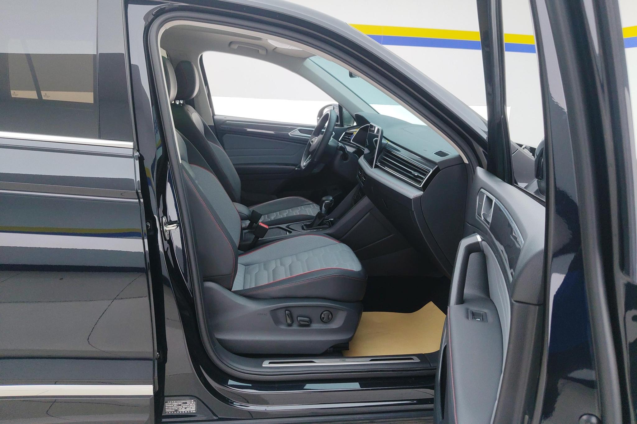 Volkswagen Tiguan L L 2023 330TSI R-Line Flagship