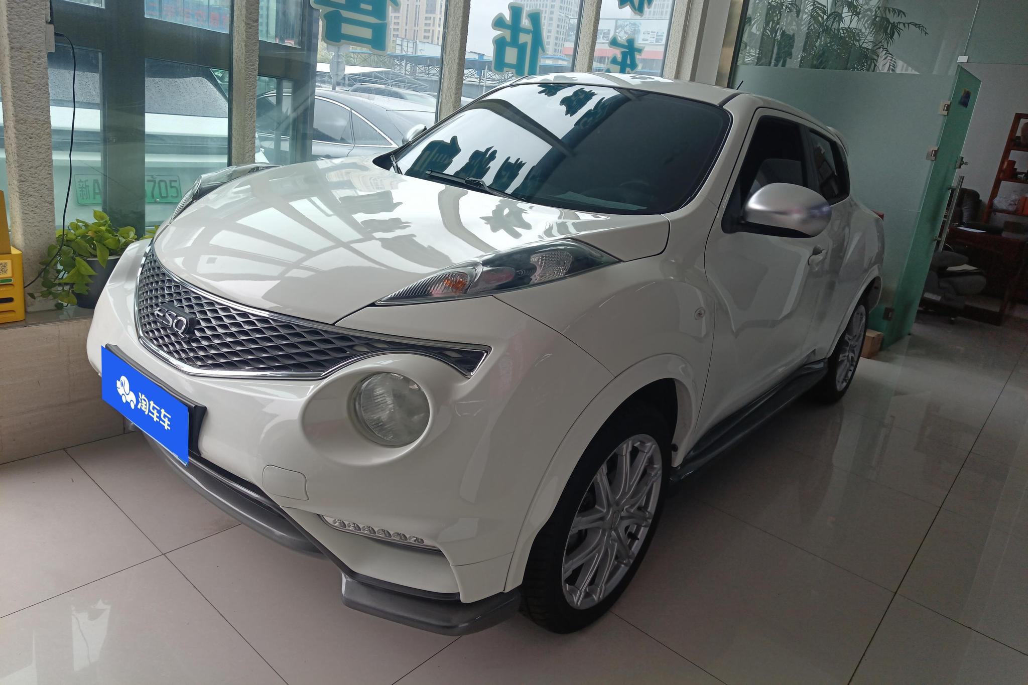 Infiniti ESQ