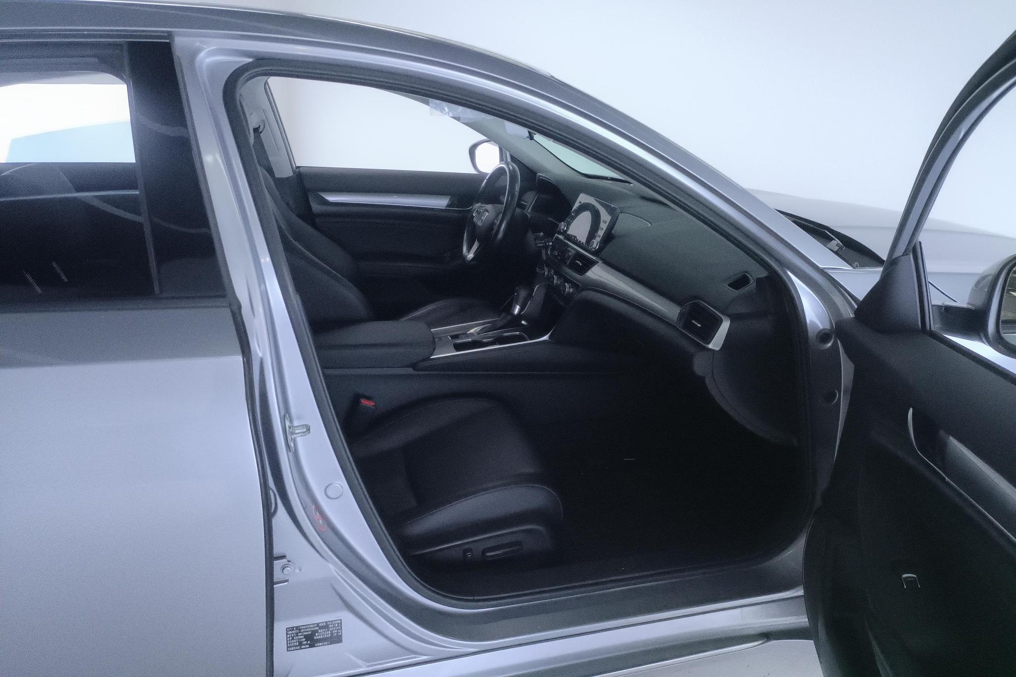 Honda Accord 2018 260TURBO Luxury VI