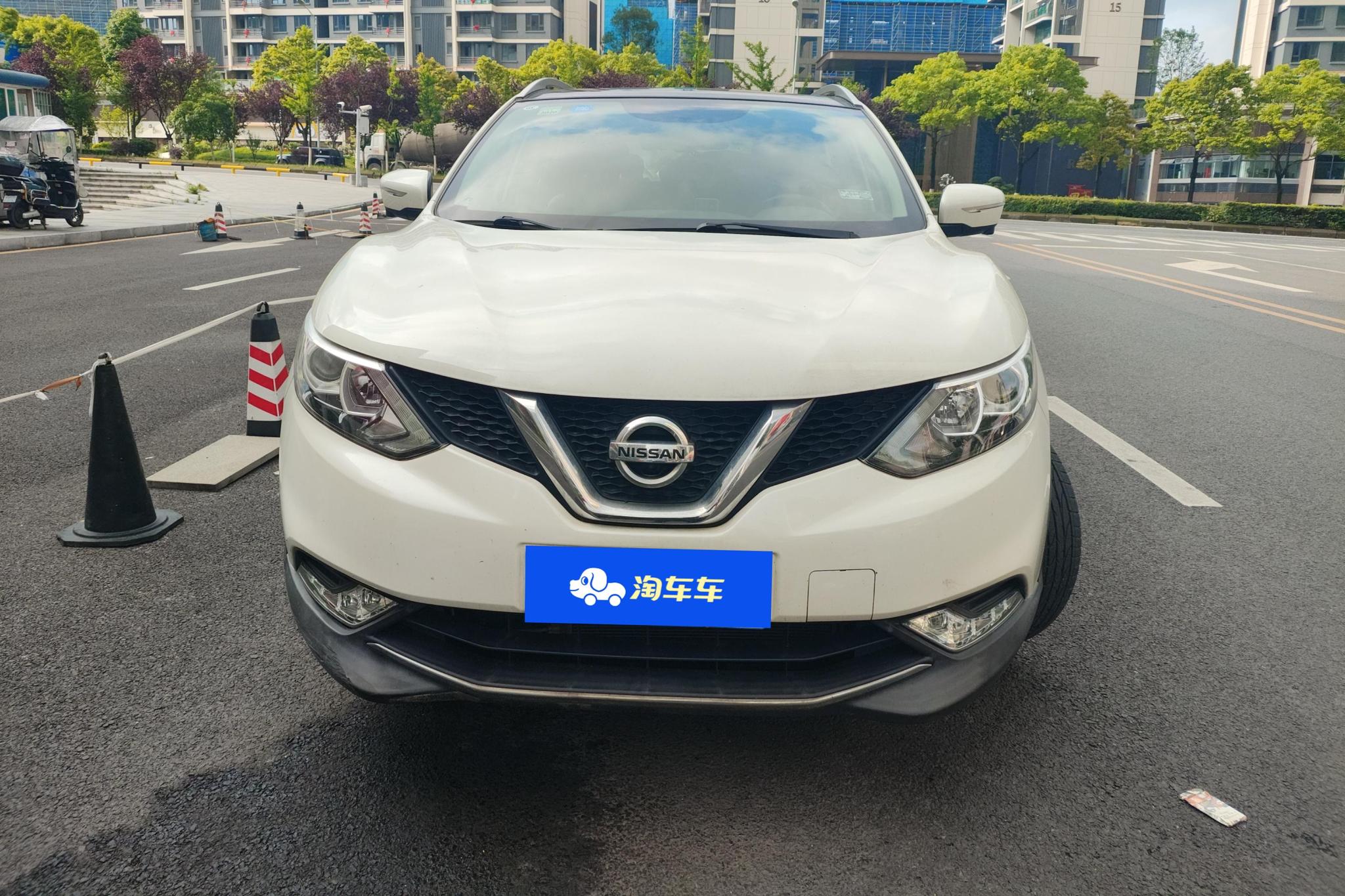Nissan Qashqai 2016 2.0L CVT Luxury