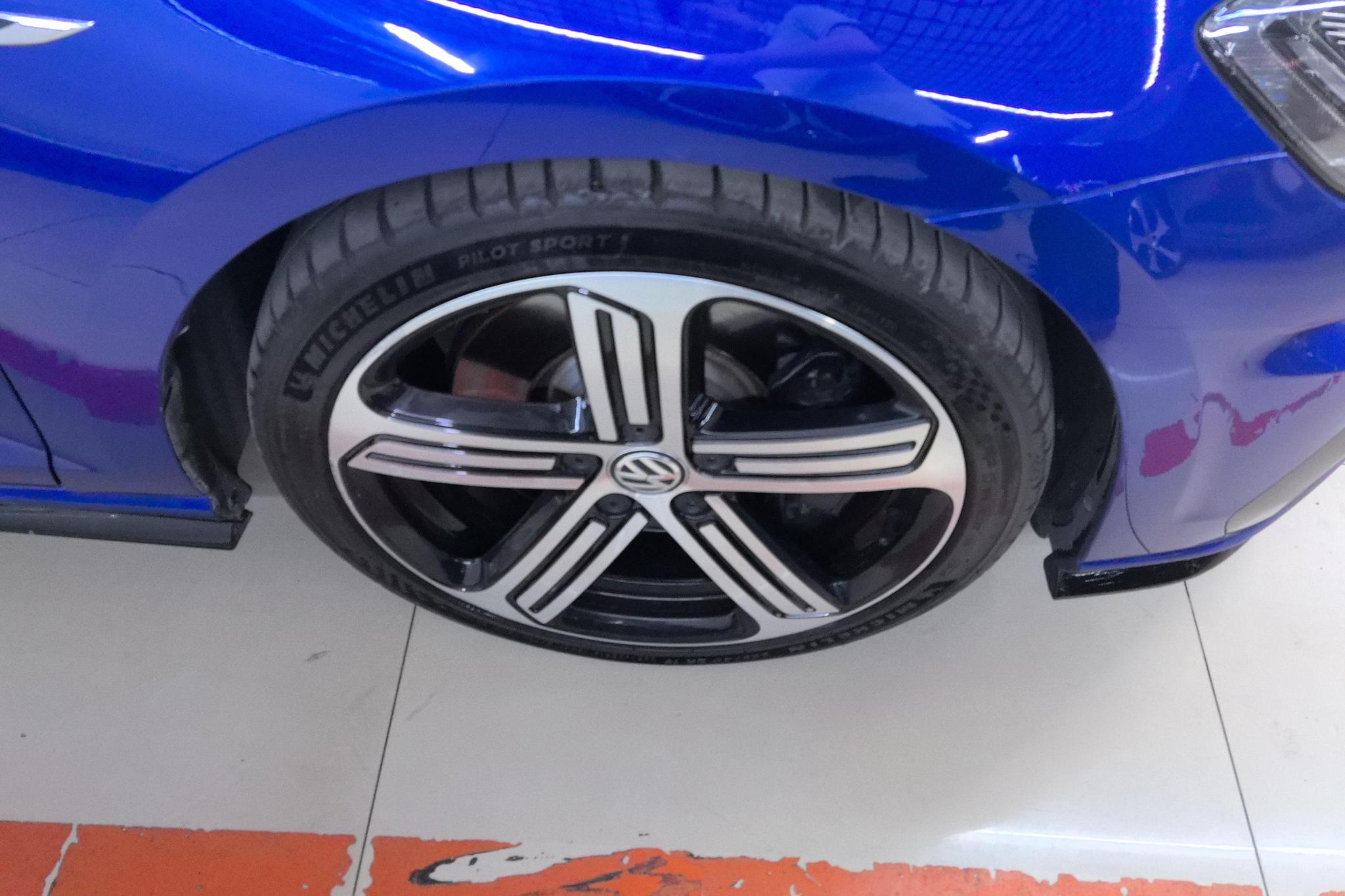 Volkswagen Golf 2017 2.0TSI R