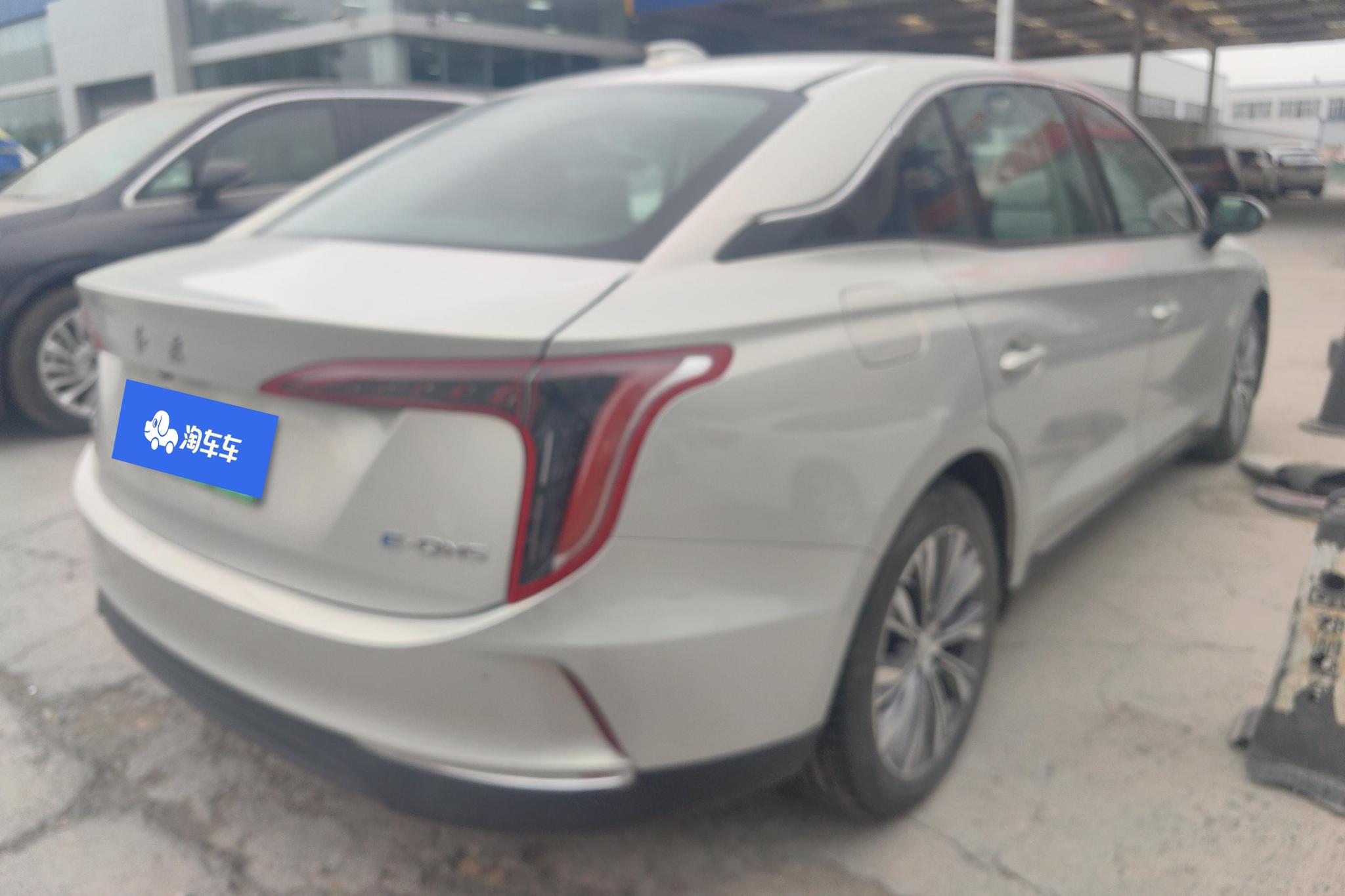 Hongqi E-QM5 2022 431km 5 мест
