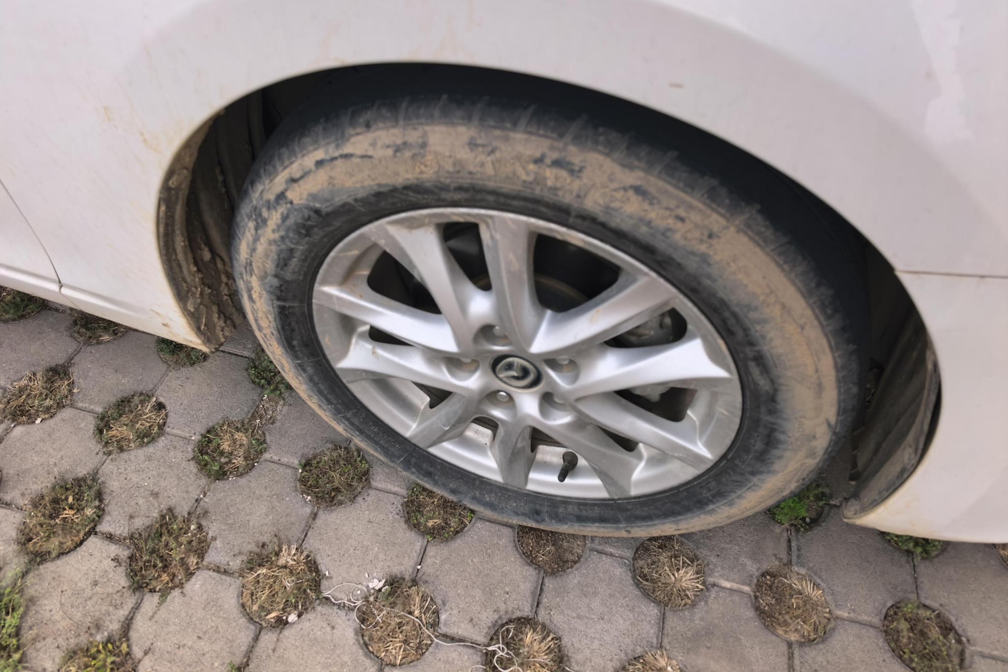 Mazda Mazda3 3 2014 1.5L MT Comfort