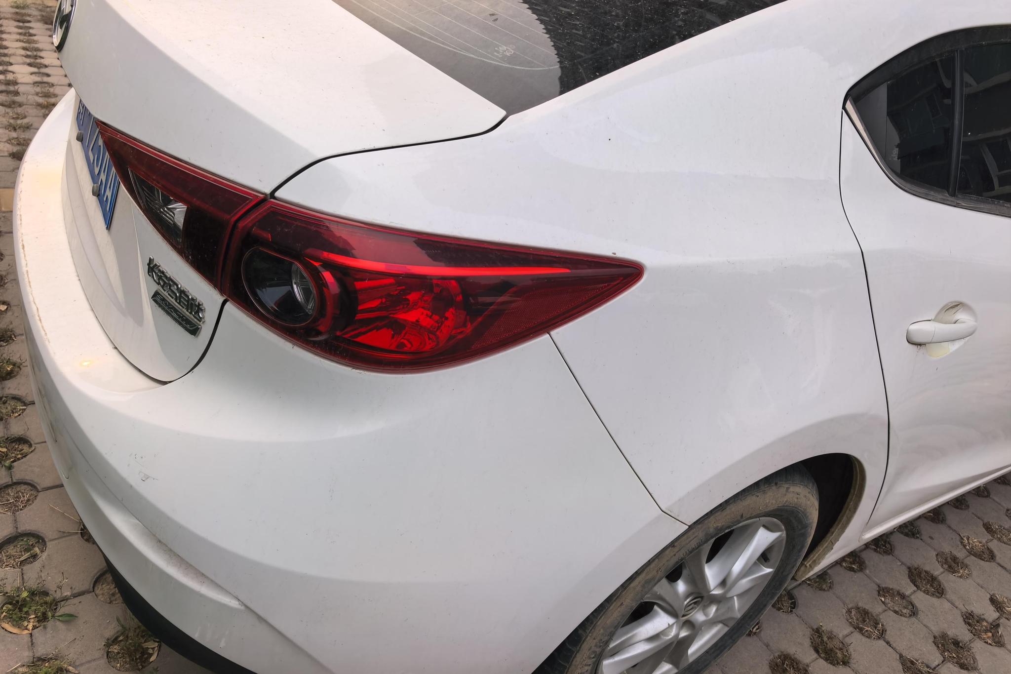 Mazda Mazda3 3 2014 1.5L MT Comfort