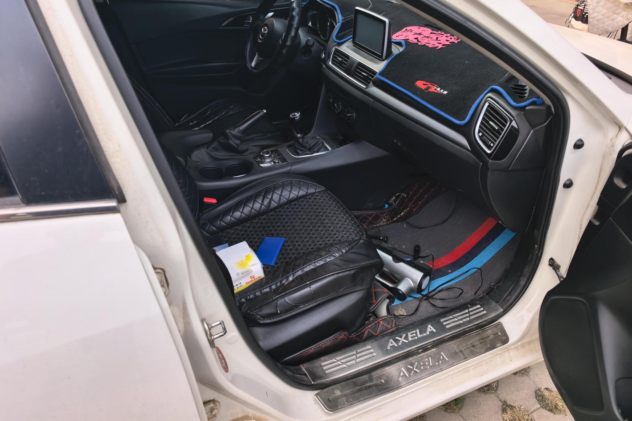 Mazda Mazda3 3 2014 1.5L MT Comfort