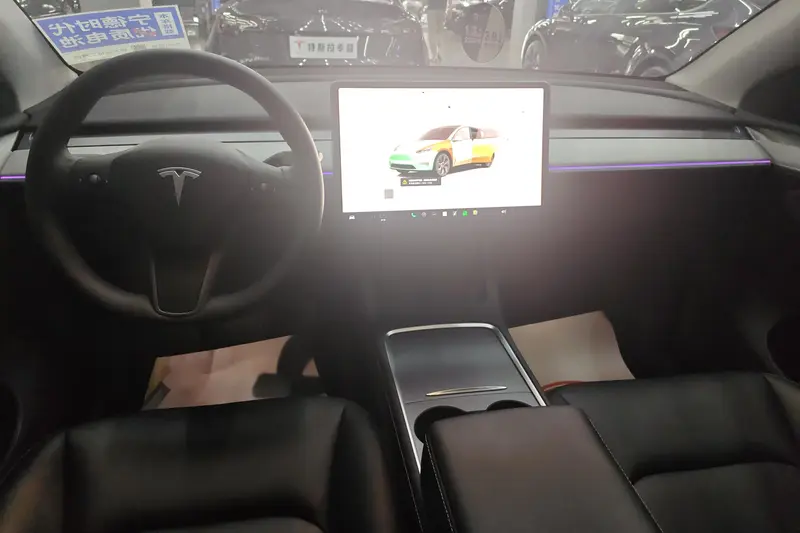 Tesla Model Y — фото 4
