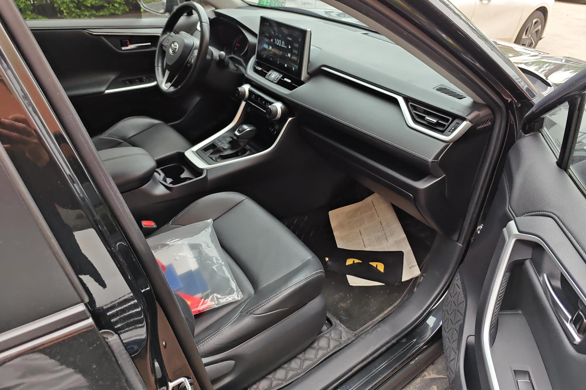 Toyota Wildlander 2022 2.0L Luxury