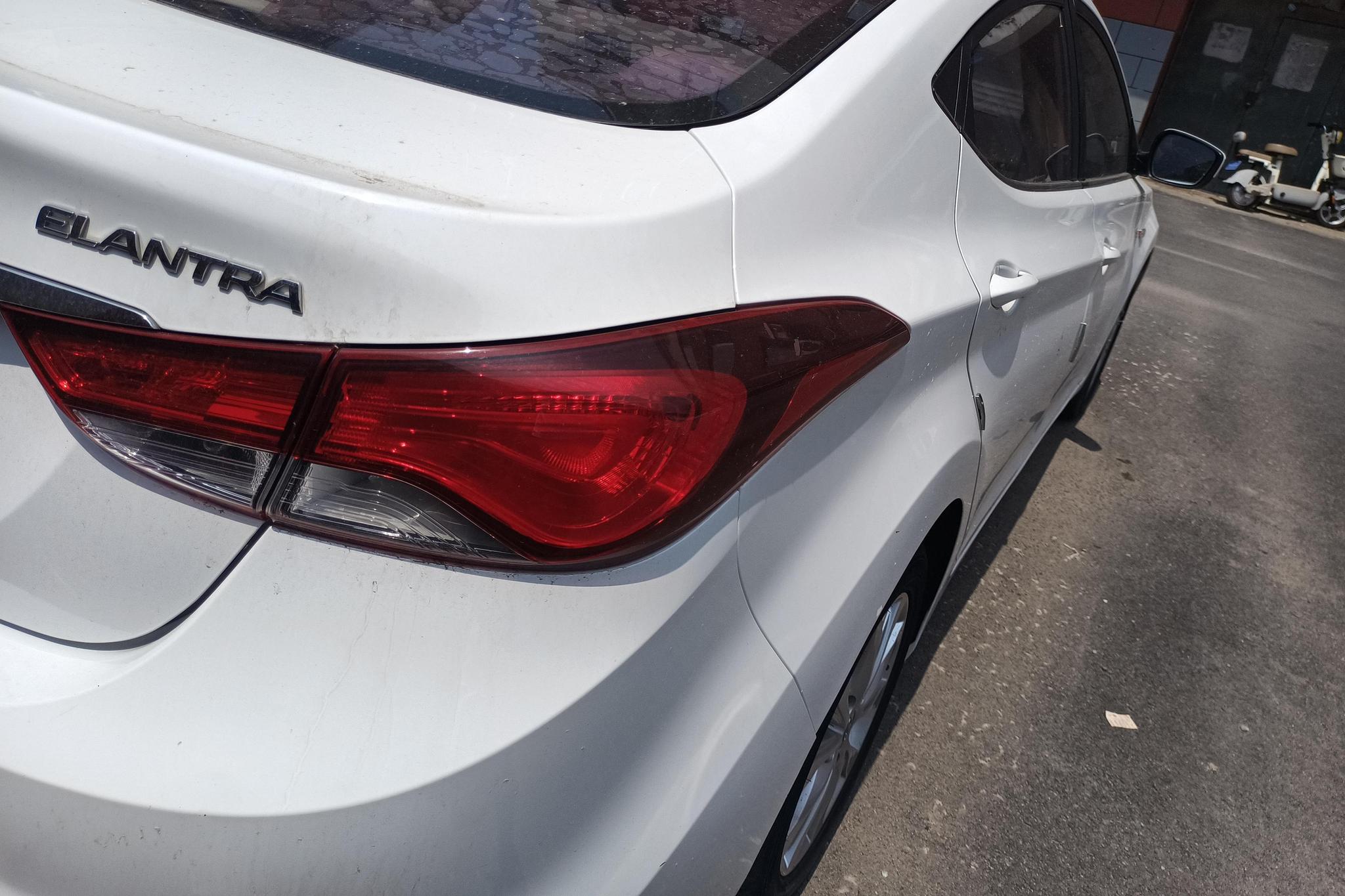 Hyundai Elantra 2016 1.6L AT