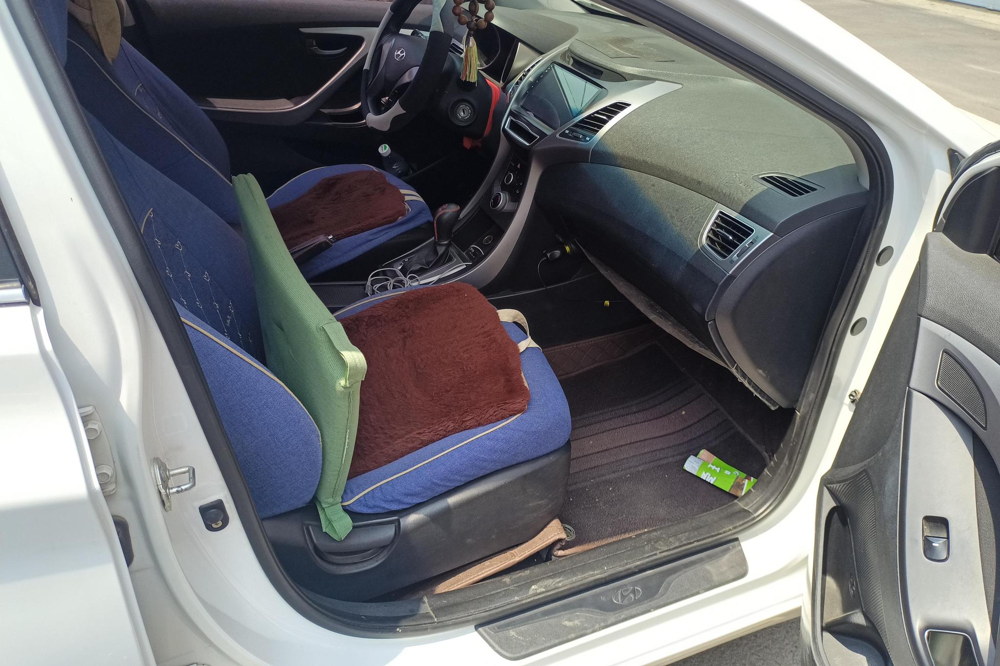 Hyundai Elantra 2016 1.6L AT