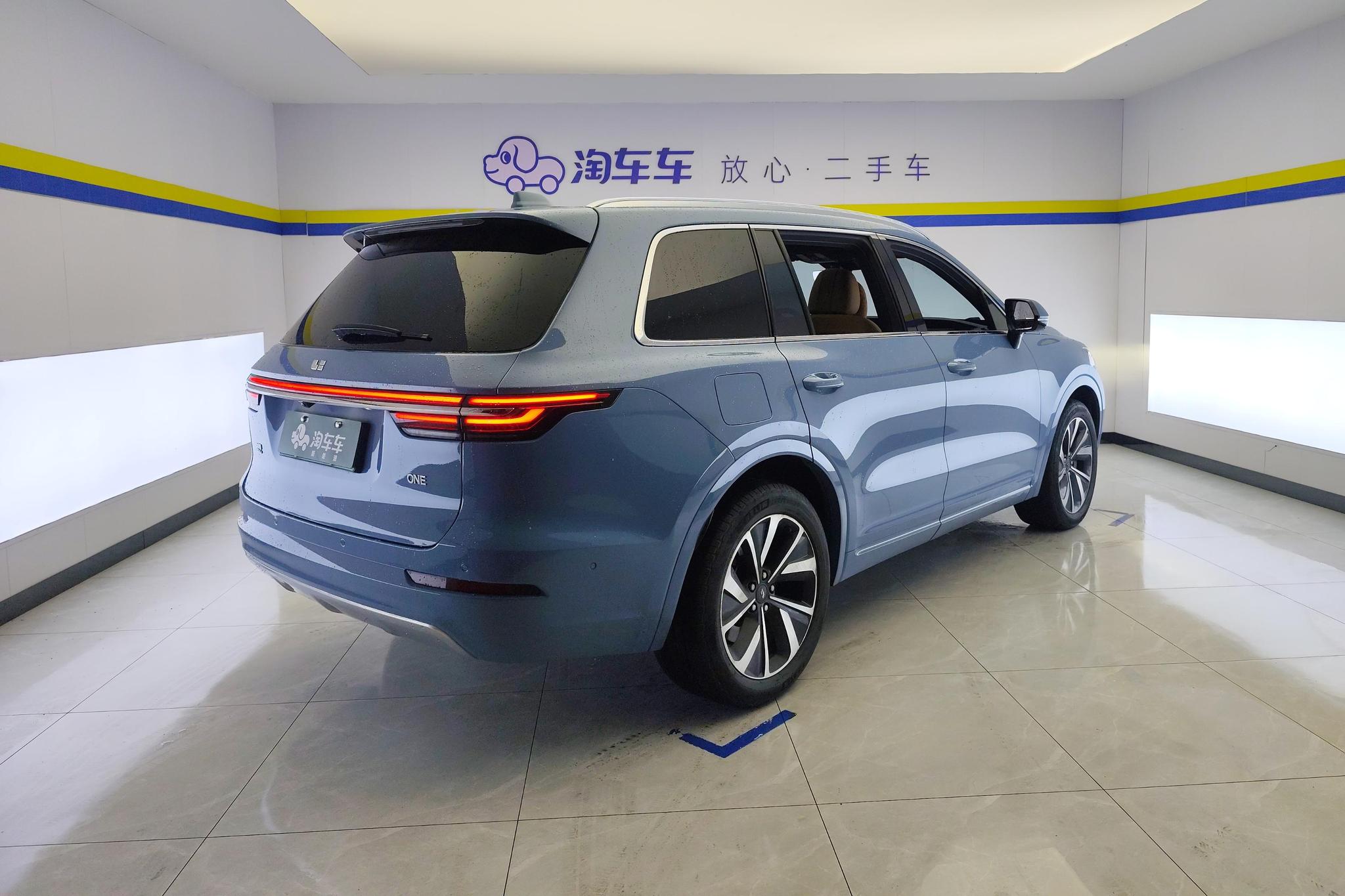 Li Auto ONE 2021 6 мест