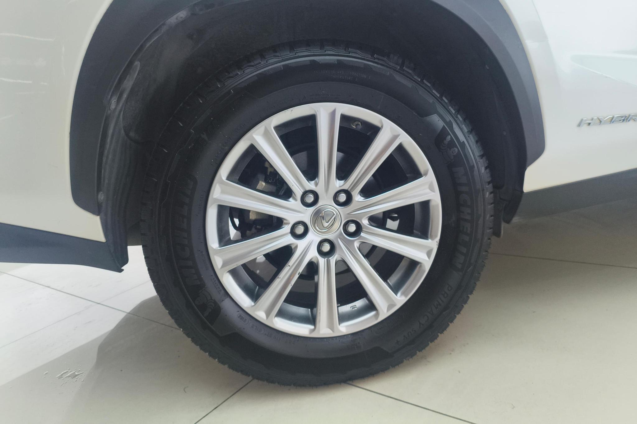 Lexus NX 2015 300h