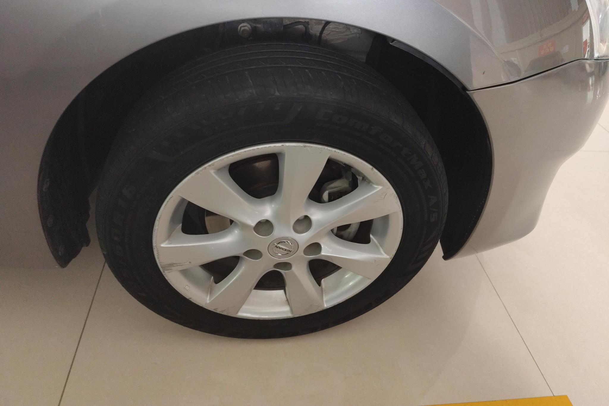 Nissan Tiida 2011 1.6L CVT Comfort