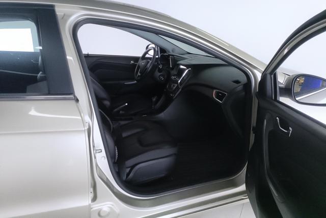 Chery Arrizo 5 2016 1.5 L CVT — фото 10