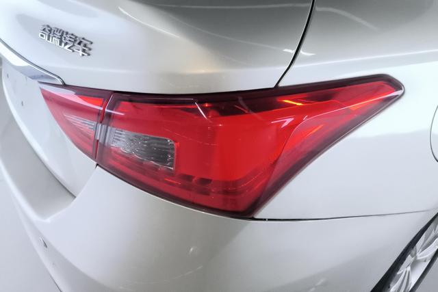 Chery Arrizo 5 2016 1.5 L CVT — фото 6