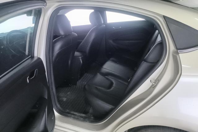 Chery Arrizo 5 2016 1.5 L CVT — фото 16