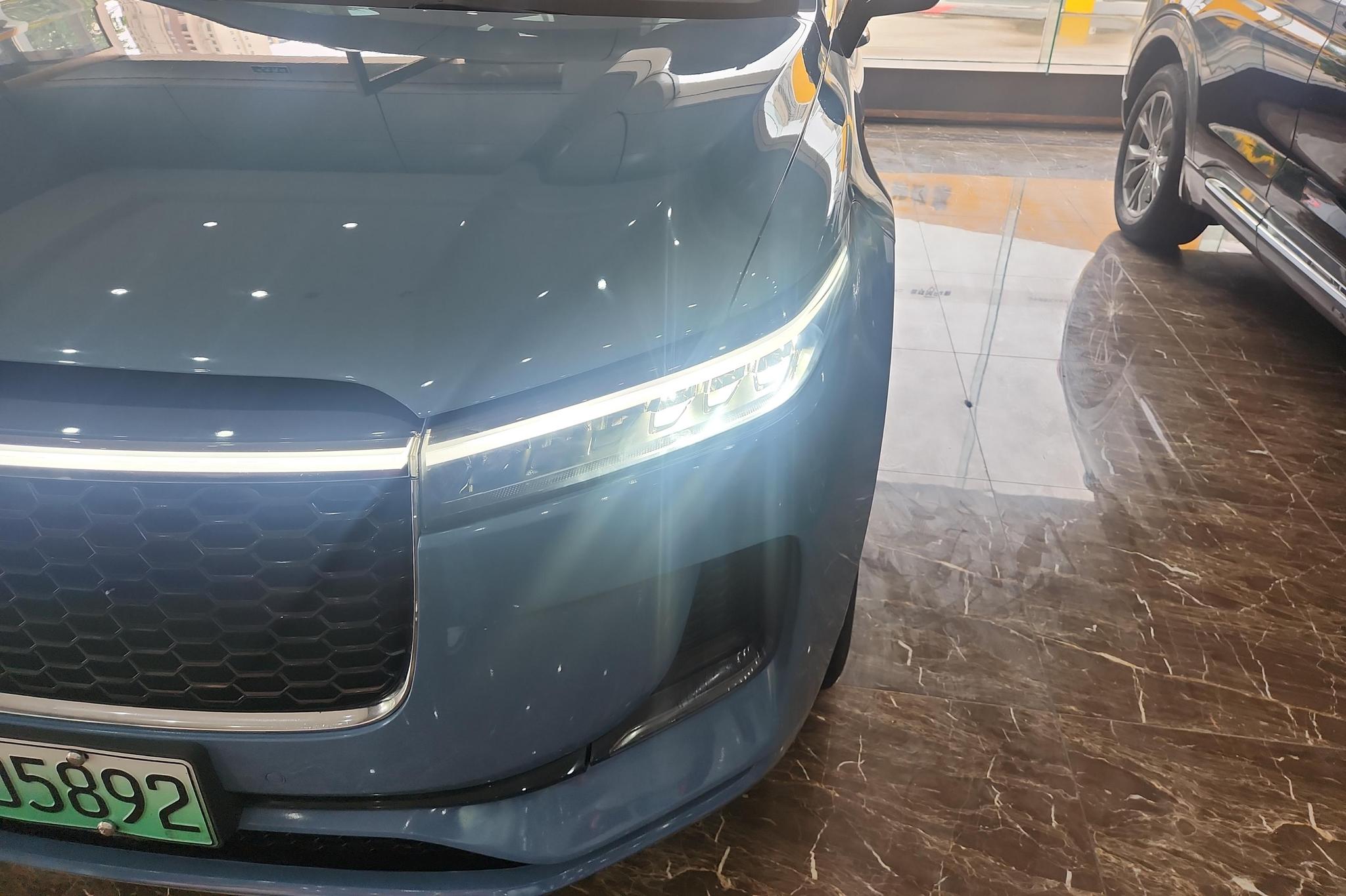 Li Auto ONE 2021 6 мест