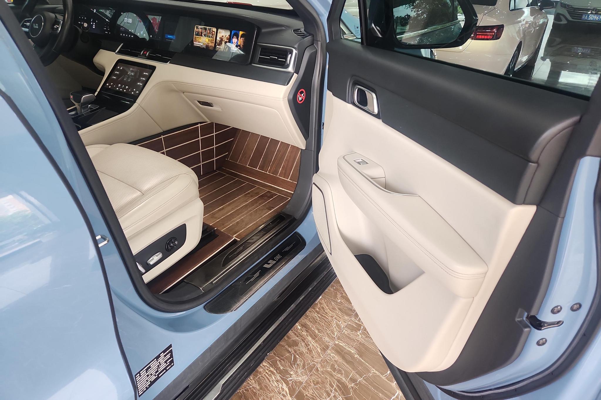 Li Auto ONE 2021 6 мест