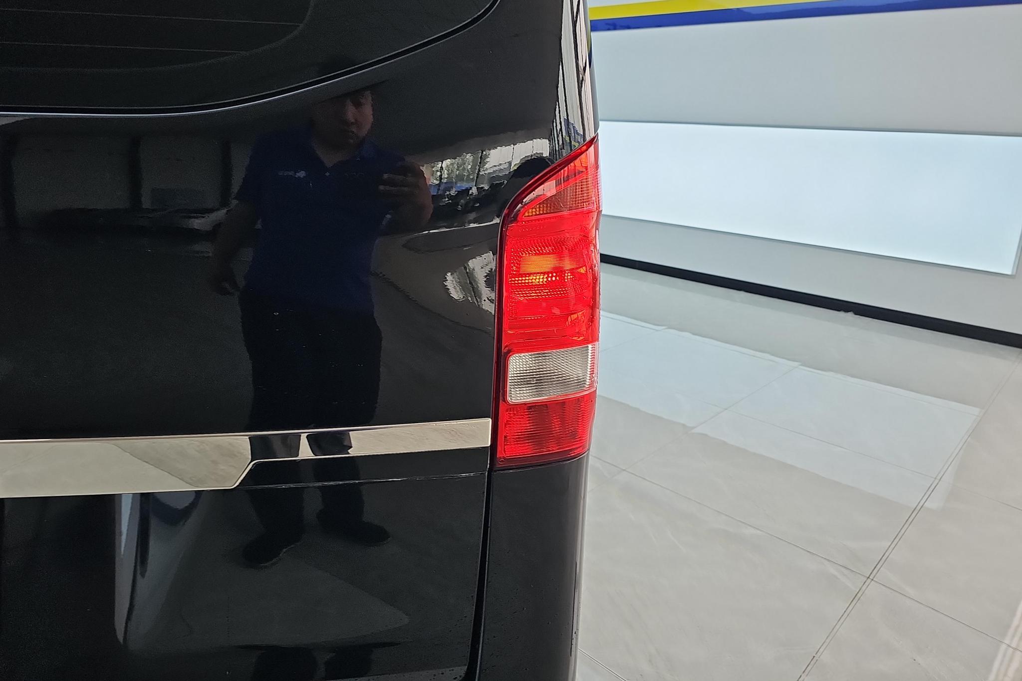 Mercedes-Benz Vito 2020 2.0T Elite 7 мест