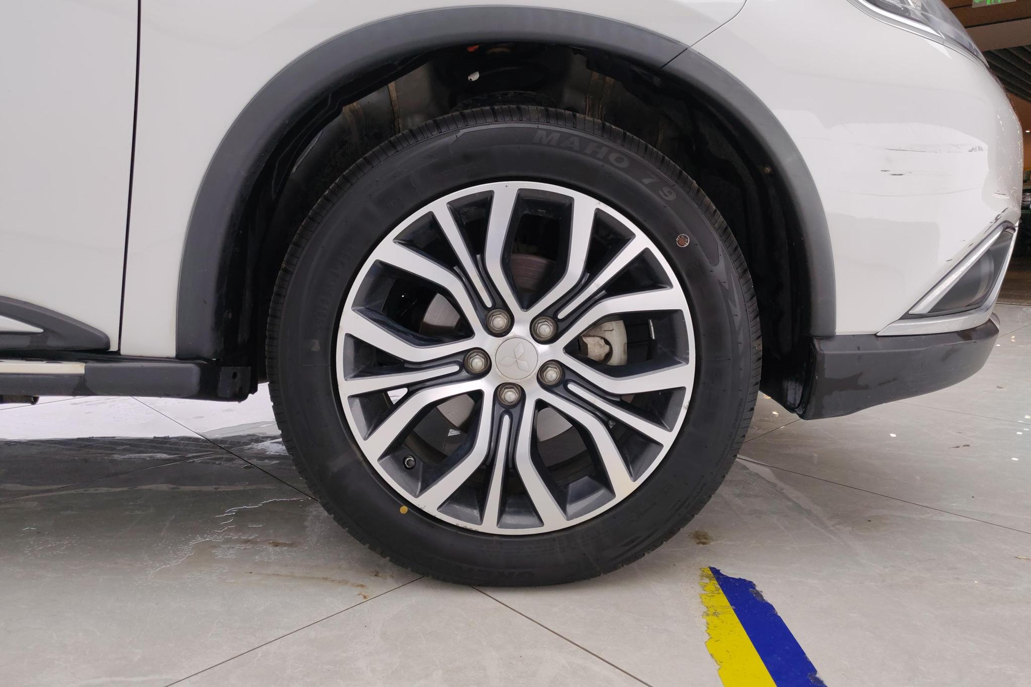 Mitsubishi Outlander 2018 2.0L 5 мест