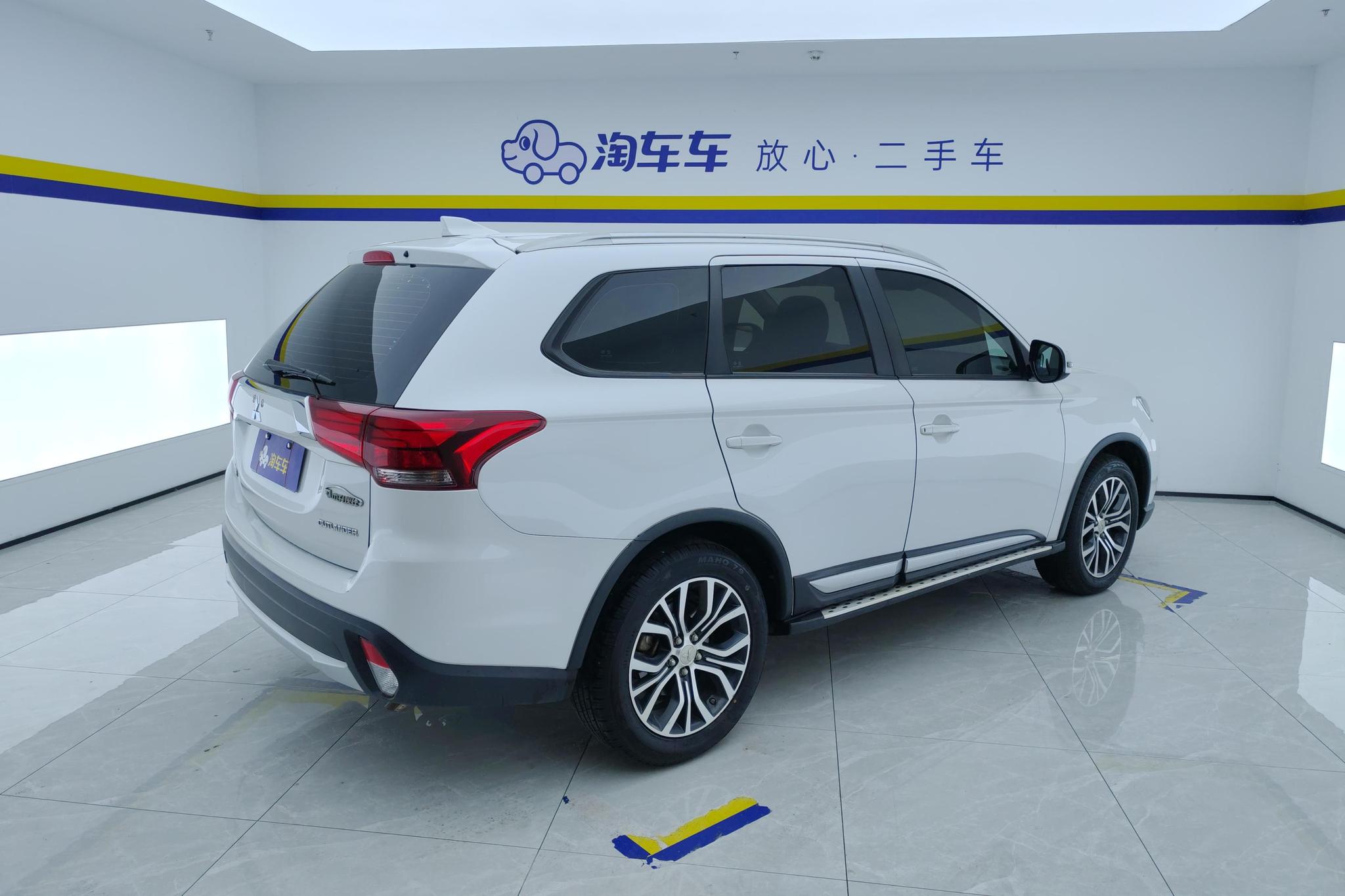 Mitsubishi Outlander 2018 2.0L 5 мест