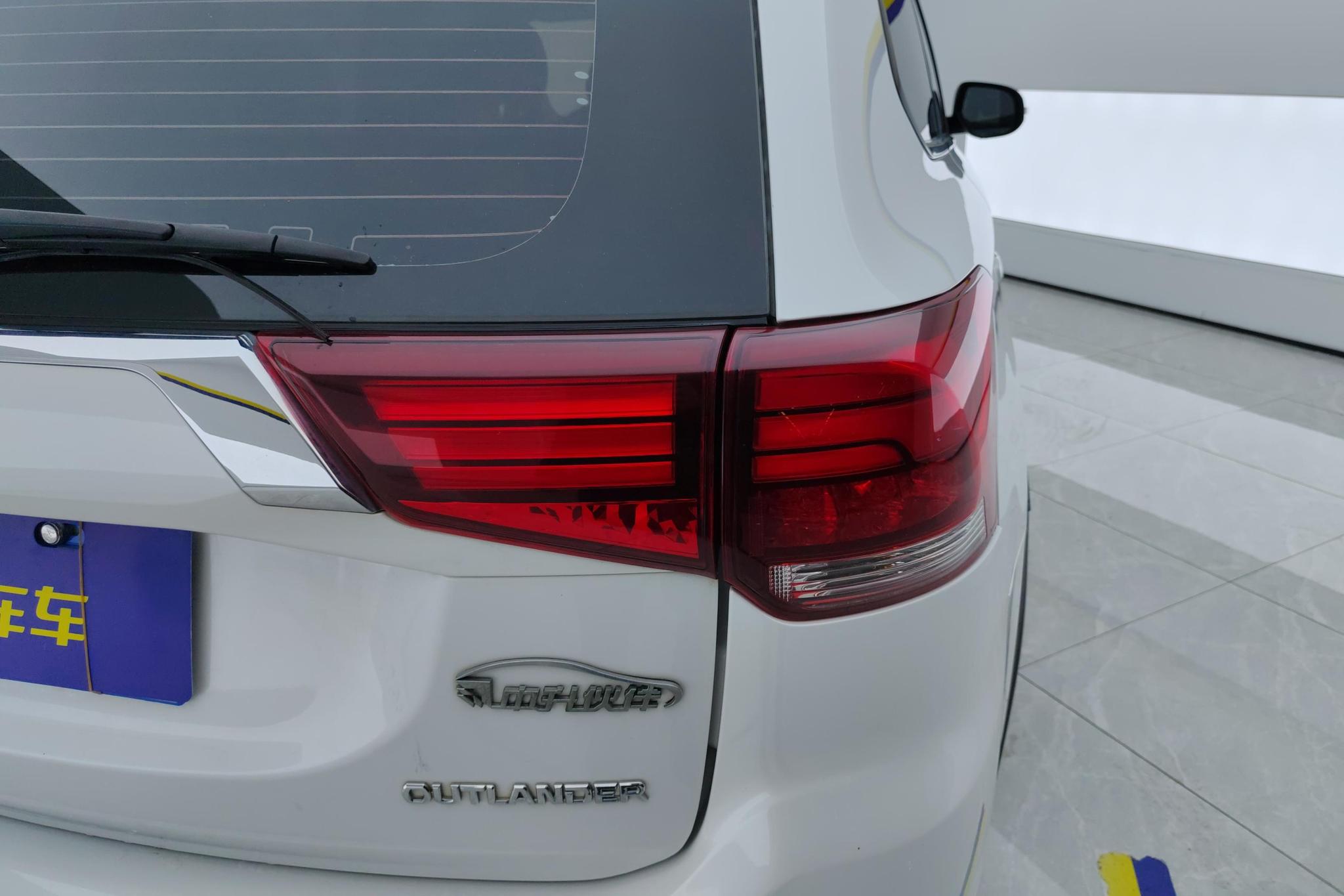 Mitsubishi Outlander 2018 2.0L 5 мест