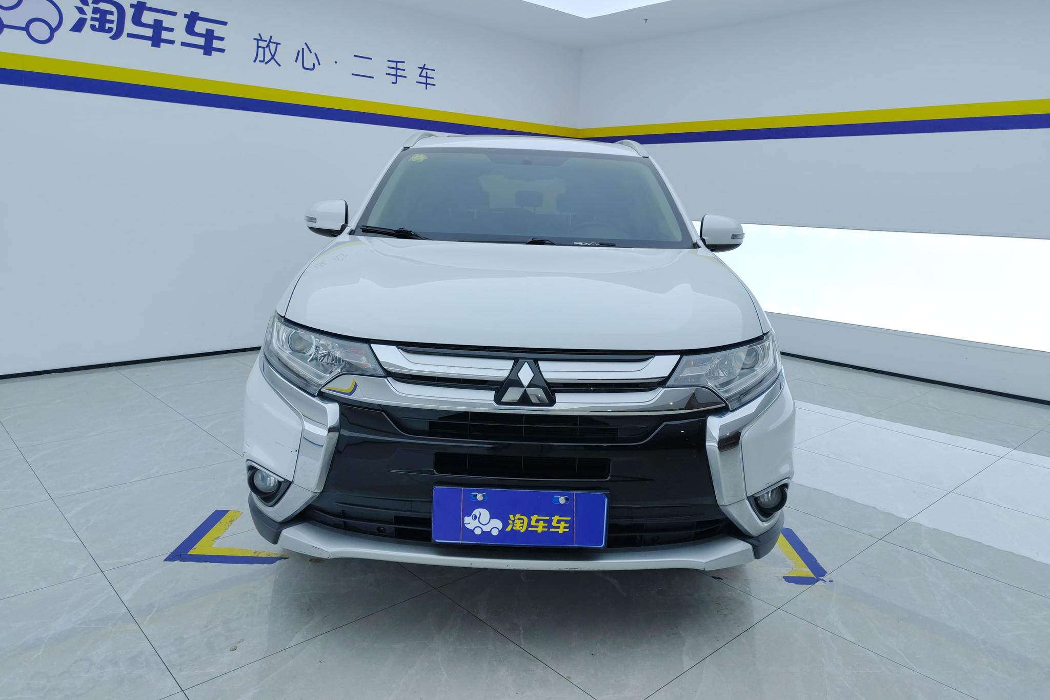 Mitsubishi Outlander 2018 2.0L 5 мест
