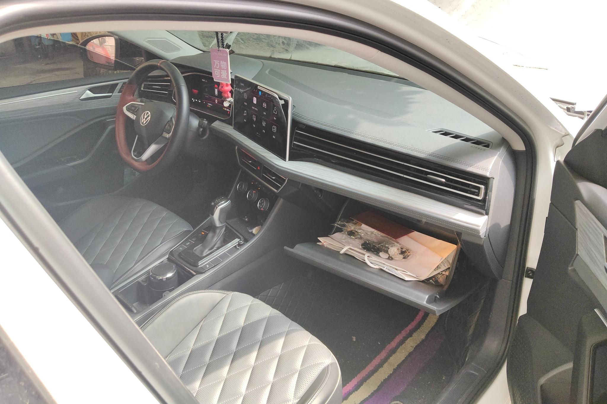 Volkswagen Sagitar 2023 300TSI DSG
