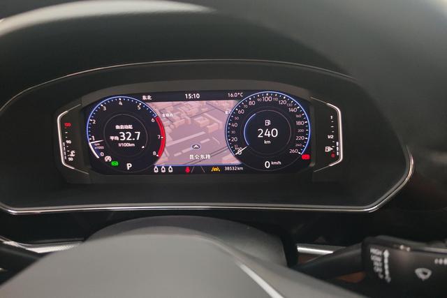 Volkswagen Passat 2024 380 TSI — фото 14