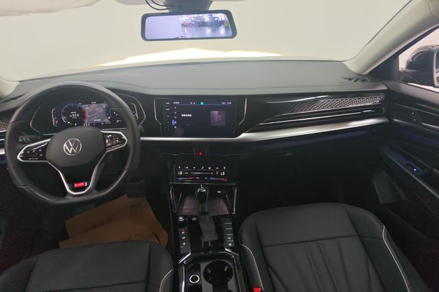 Volkswagen Passat 2024 380 TSI — фото 12