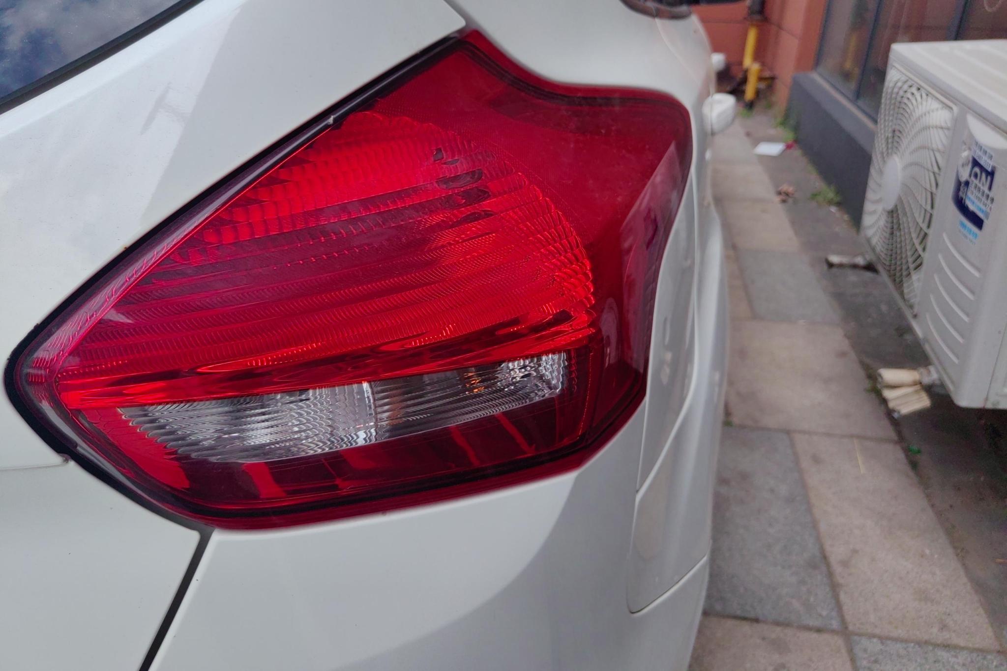 Ford Focus 2015 EcoBoost 125 AT