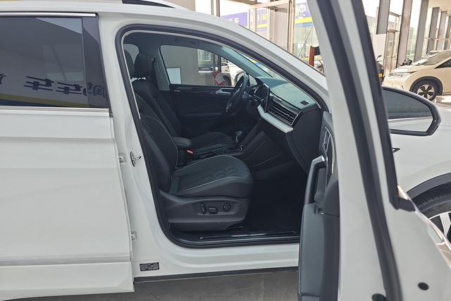 Volkswagen Tiguan L 2024 - фото 6