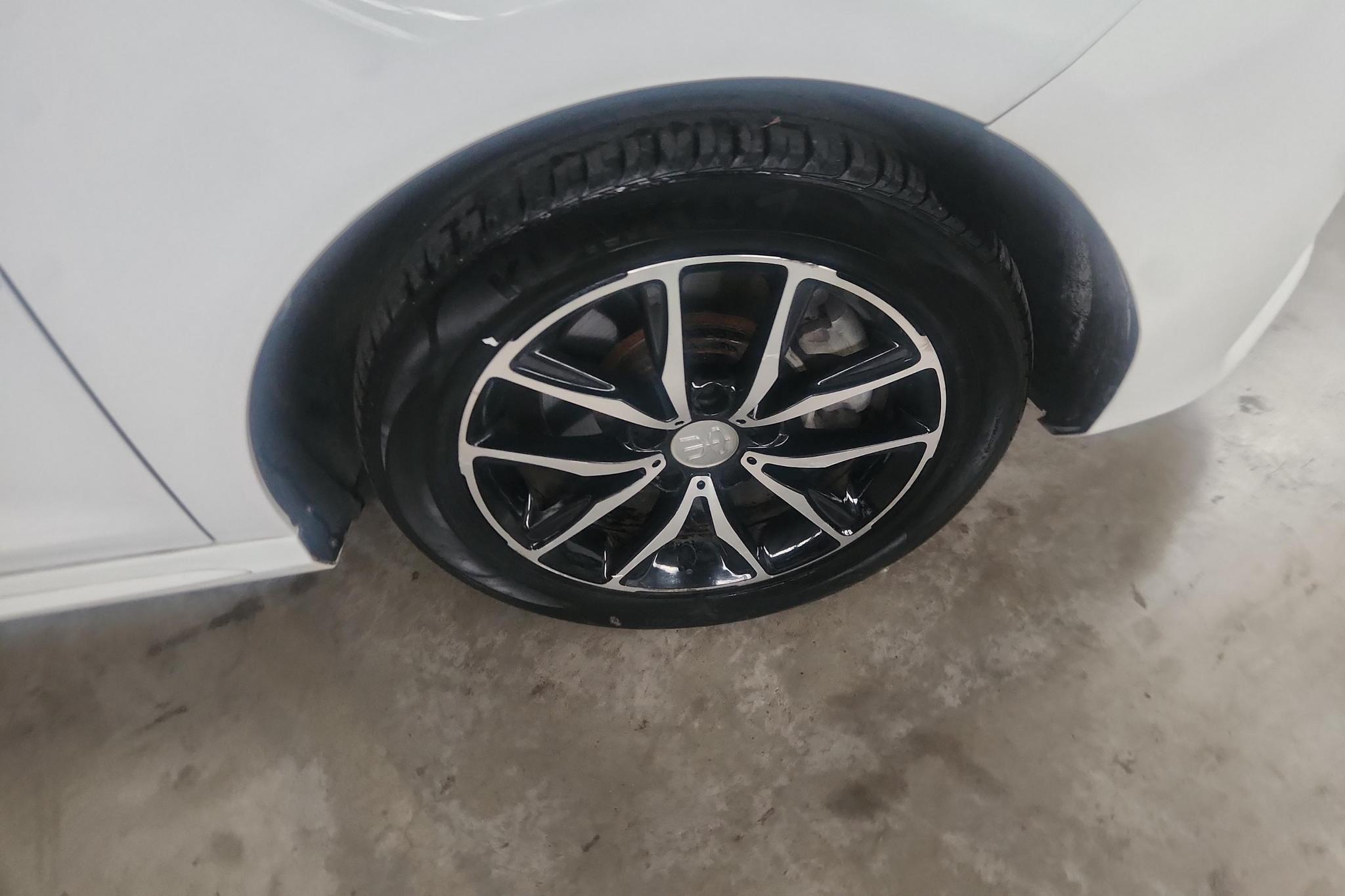 BYD Song MAX MAX 2018 1.5T AT Elite 6 мест