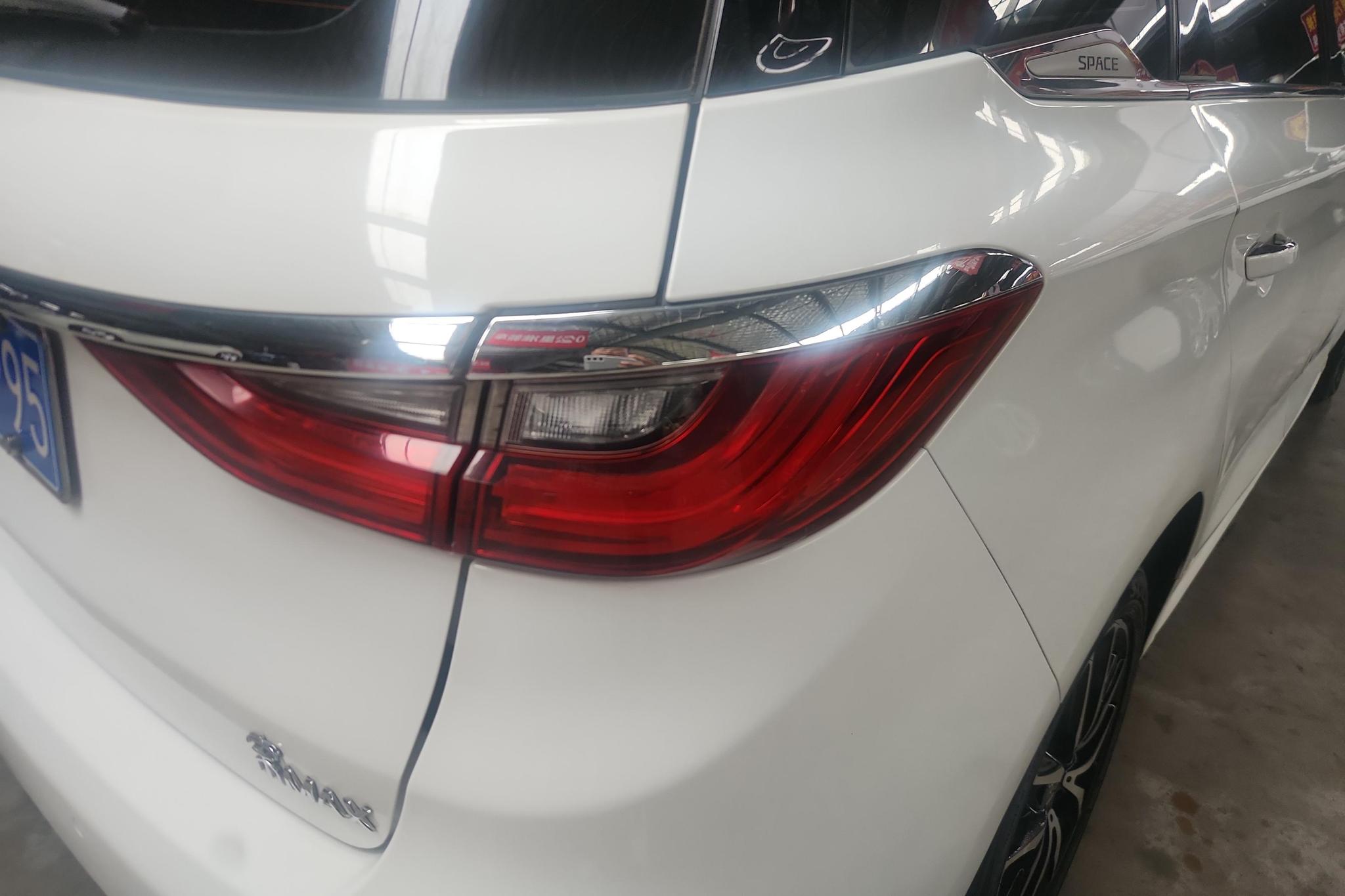 BYD Song MAX MAX 2018 1.5T AT Elite 6 мест