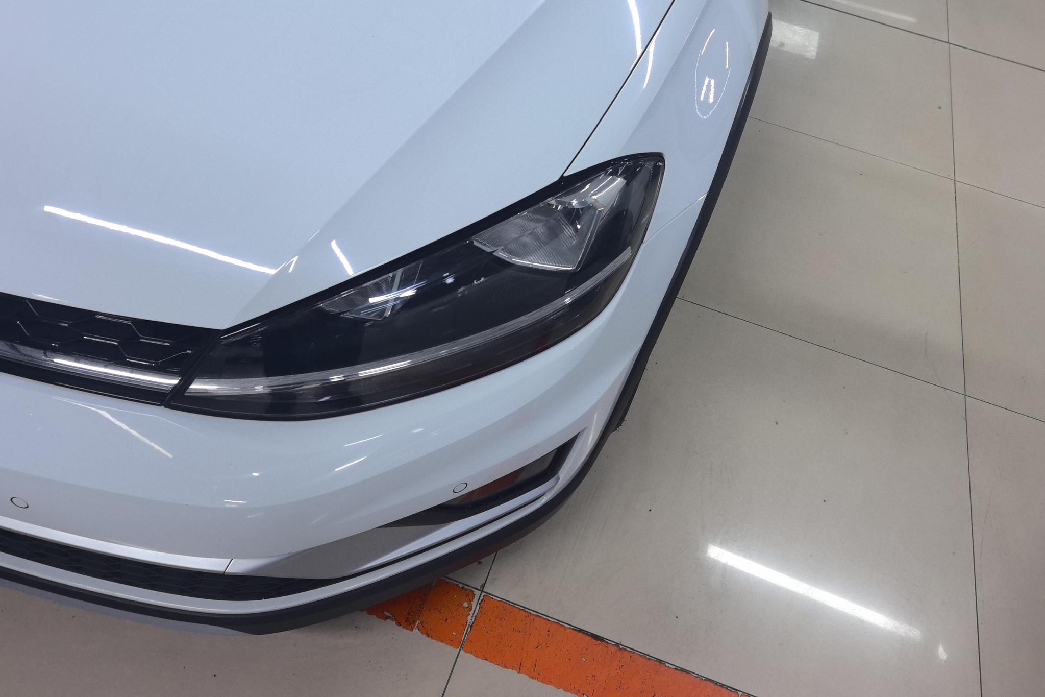 Volkswagen Golf 2019 1.8TSI