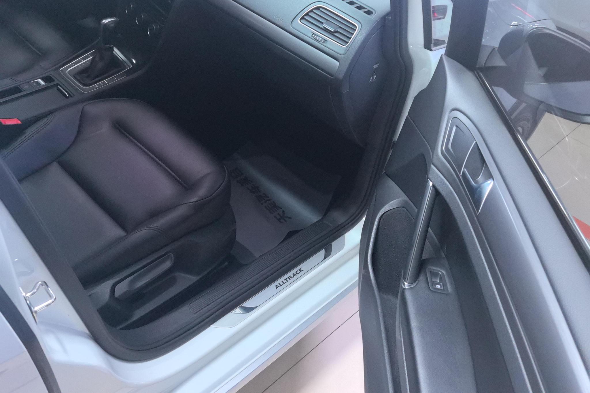 Volkswagen Golf 2019 1.8TSI
