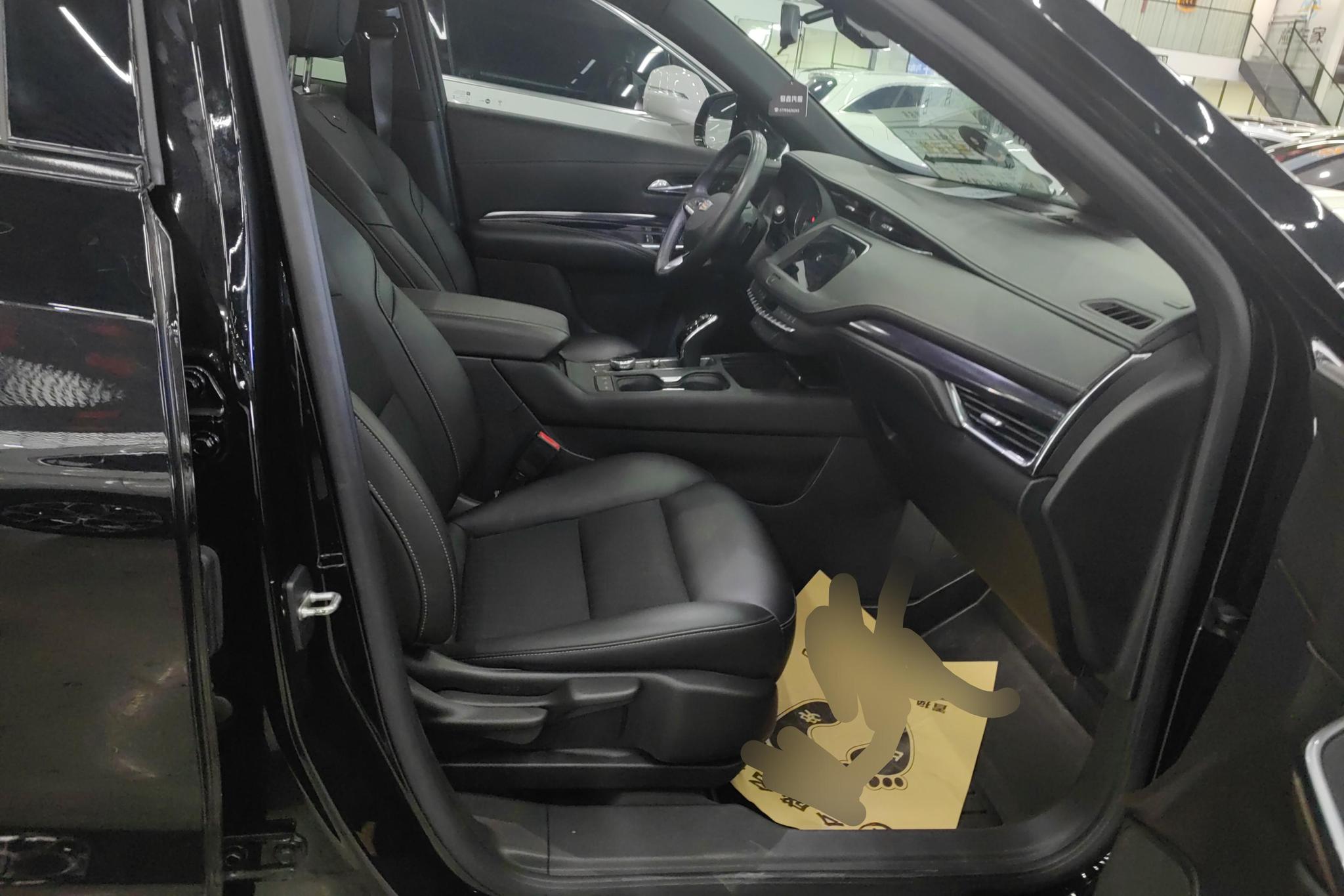 Cadillac XT4 2021 28T