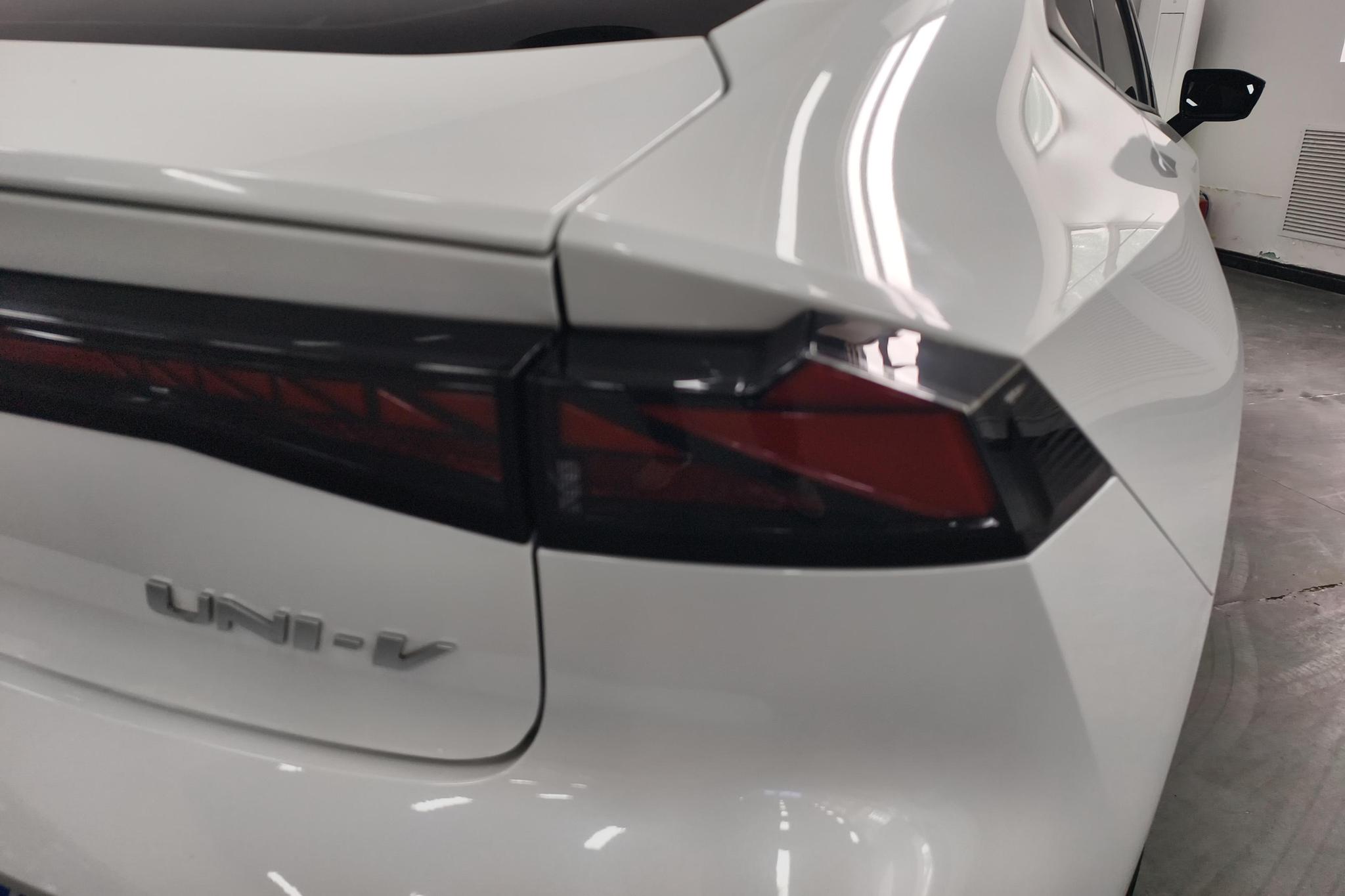 Changan UNI-V 2023 1.5T Premium