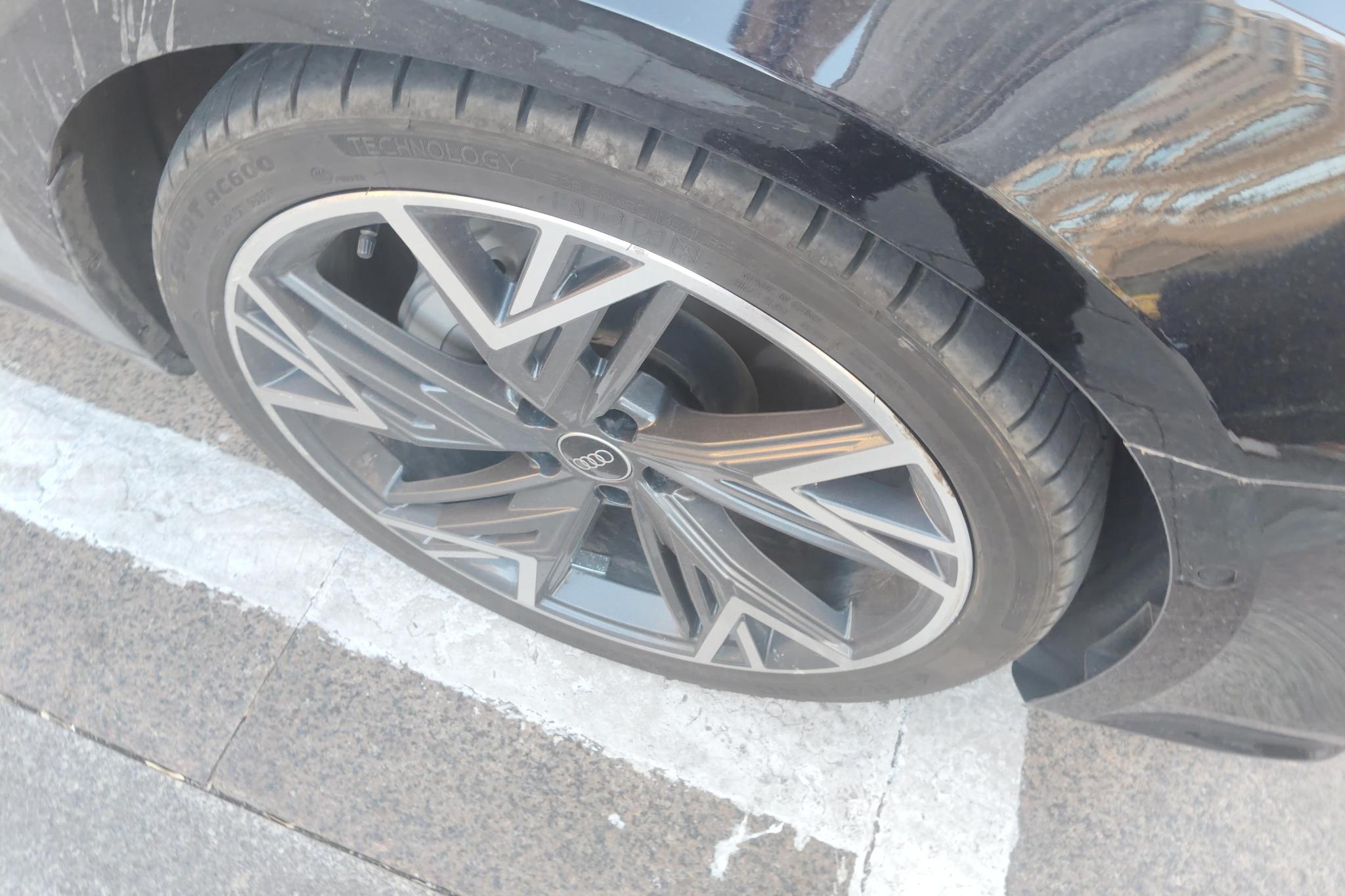 Audi A7L 2024 45 TFSI quattro S-line