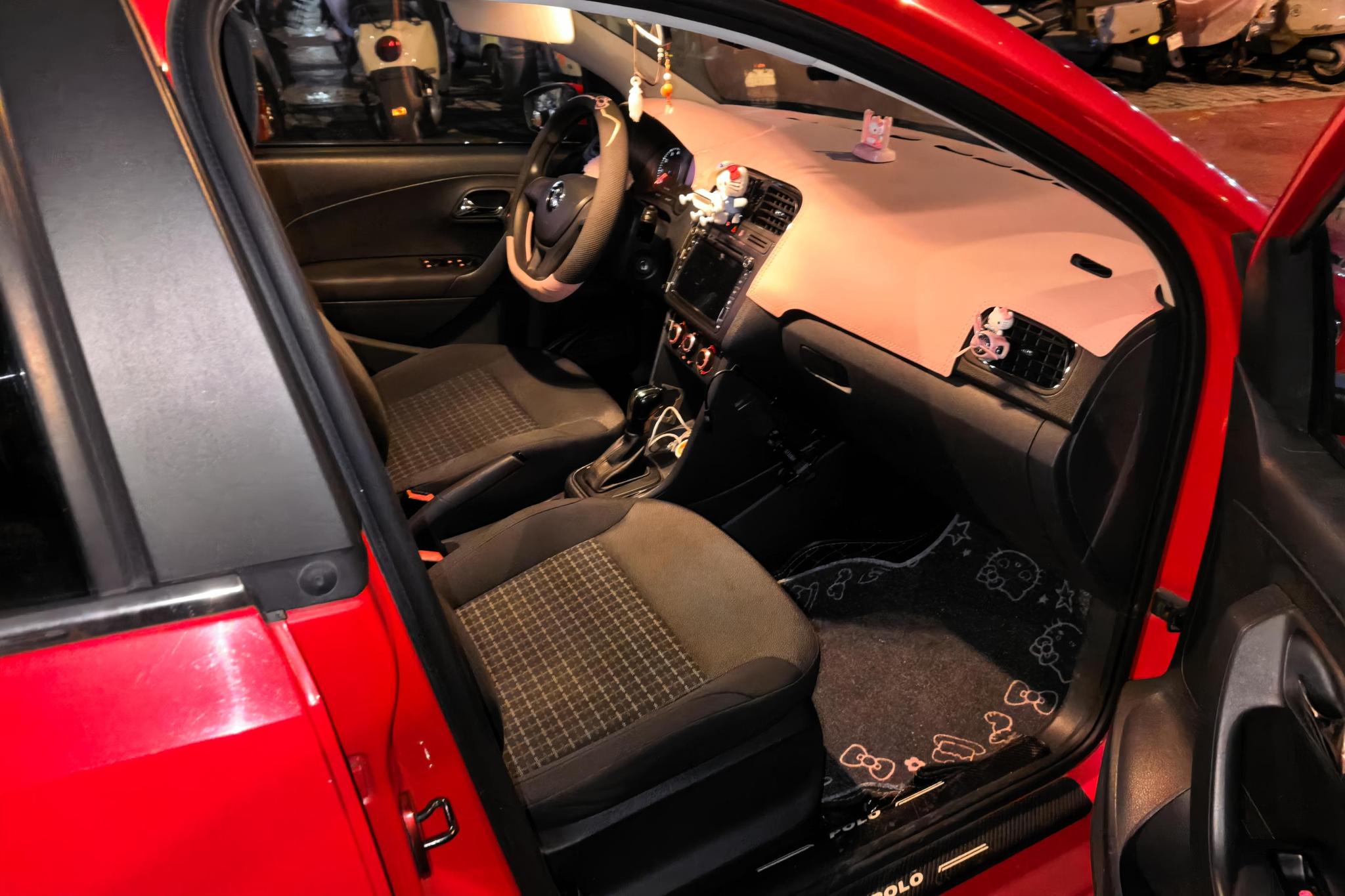 Volkswagen Polo 2014 1.6L AT Comfort