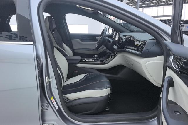 BYD QIN PLUS Hybrid 2023 — фото 15