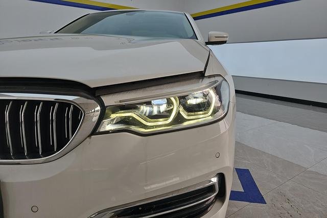 BMW BMW 5-Series 2021 - фото 2