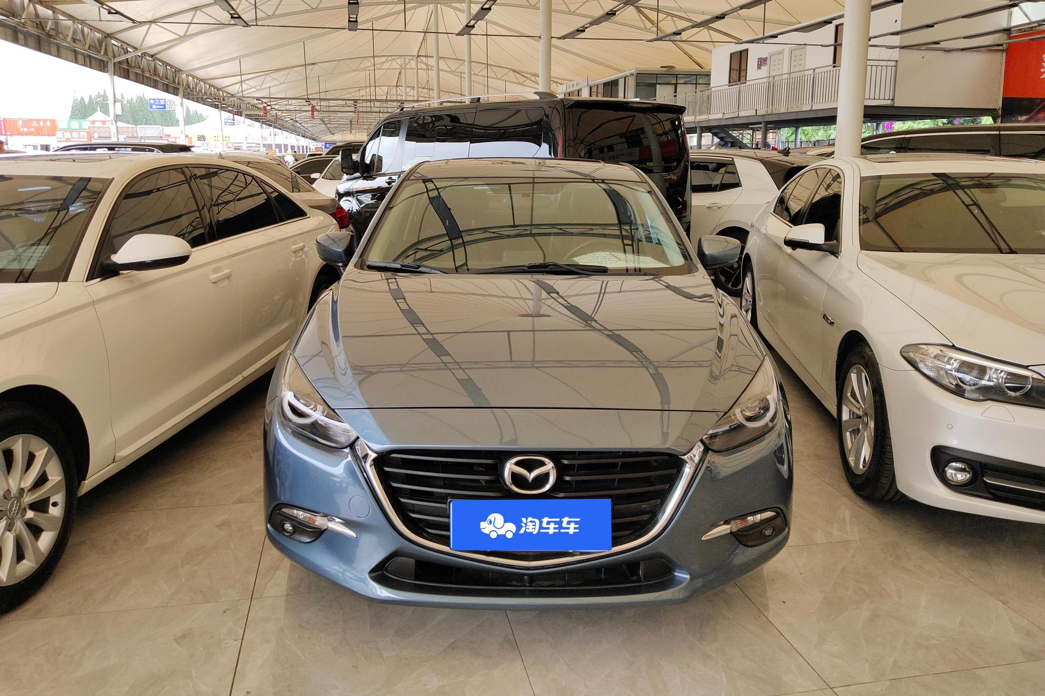 Mazda Mazda3 3 2017 1.5L AT Luxury V
