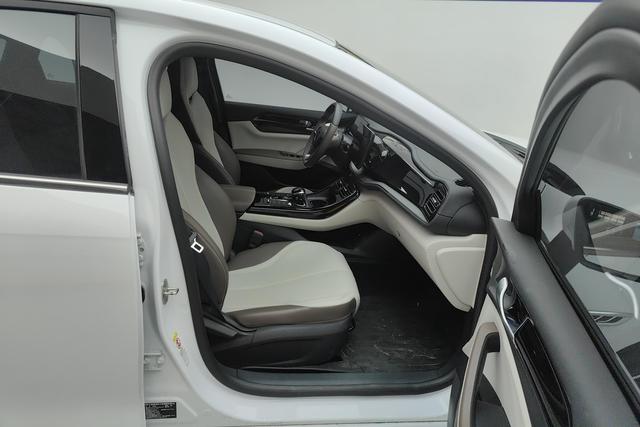 BYD Qin Plus — фото 15