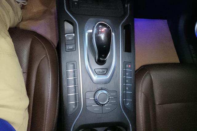 Wey VV6 2020 2.0 T 2 WD + — фото 14