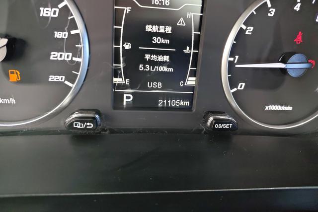 Chery 5x 2022 1.5 L CVTLuxury — фото 14