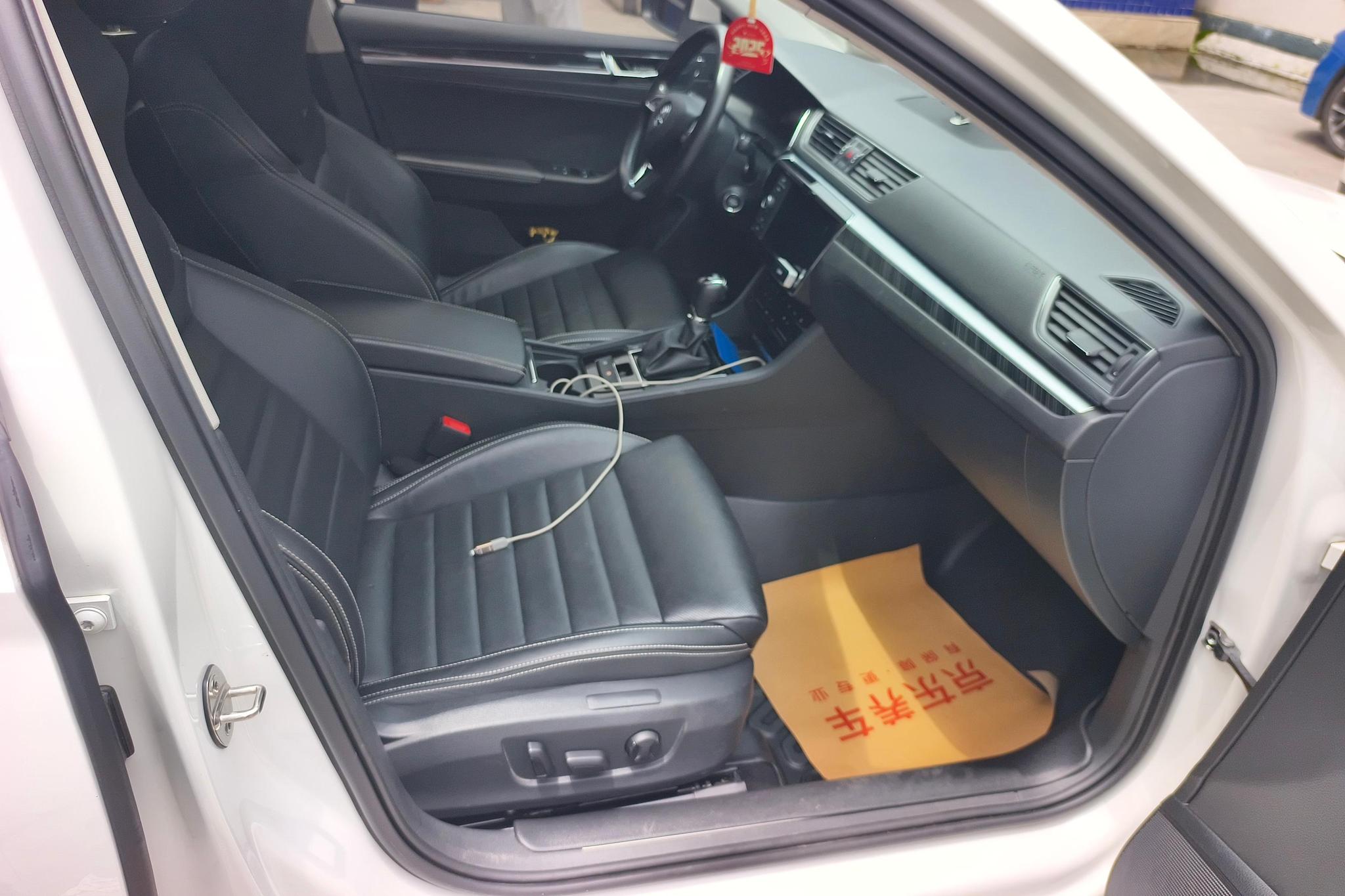 Skoda Superb 2019 TSI330 DSG Luxury