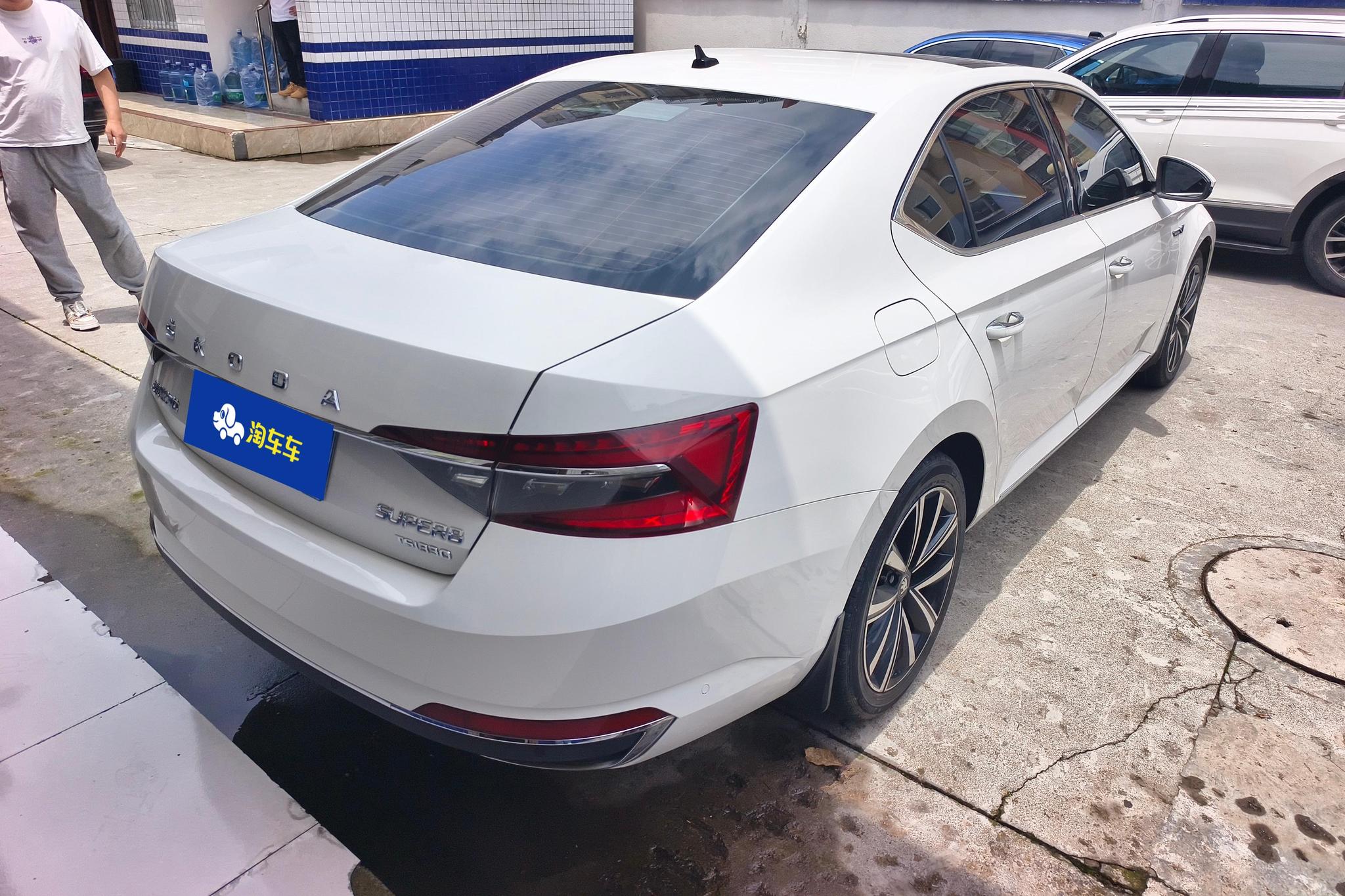 Skoda Superb 2019 TSI330 DSG Luxury